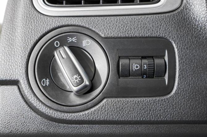 Volkswagen Polo V Рестайлинг с пробегом 2016 года, цена 929 000 рублей, 226000 км, седан, Автокод Объявления