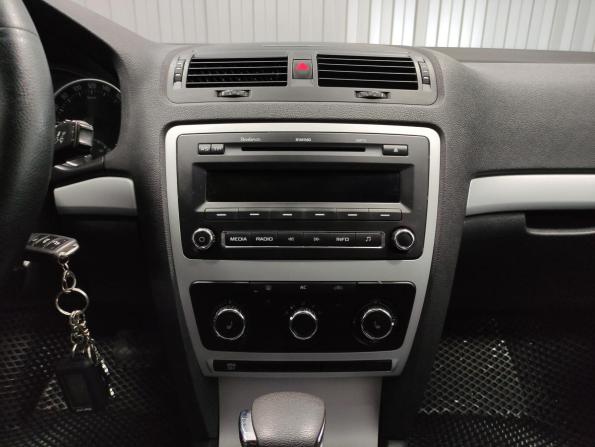 Skoda Octavia II (A5) Рестайлинг с пробегом 2011 года, цена 880 000 рублей, 161381 км, лифтбек, Автокод Объявления