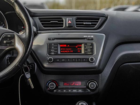 Kia Rio III Рестайлинг с пробегом 2015 года, цена 1 020 000 рублей, 141555 км, седан, Автокод Объявления
