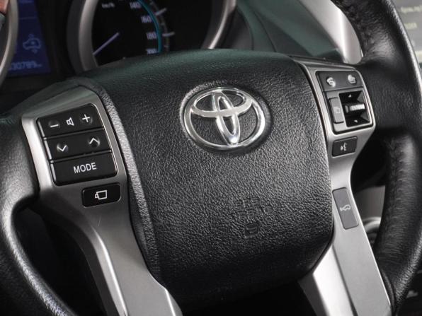 Toyota Land Cruiser Prado 150 Series с пробегом 2010 года, цена 2 499 000 рублей, 330789 км, внедорожник, Автокод Объявления