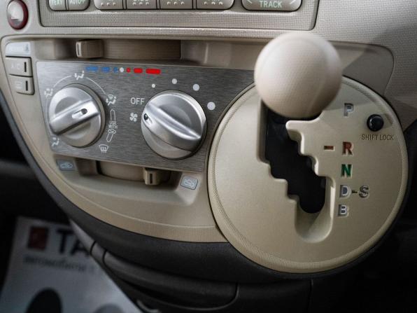 Toyota Sienta I Рестайлинг 1 с пробегом 2006 года, цена 625 000 рублей, 180771 км, компактвэн, Автокод Объявления