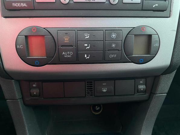 Ford Focus II с пробегом 2007 года, цена 440 000 рублей, 244982 км, седан, Автокод Объявления