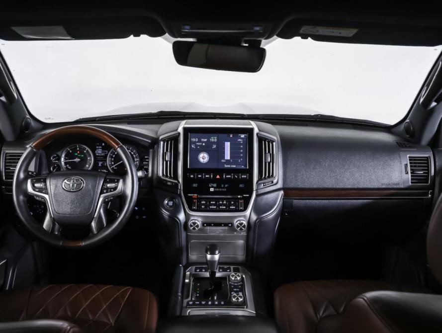 Toyota Land Cruiser 200 Series Рестайлинг 2 Москва  - изображение 17