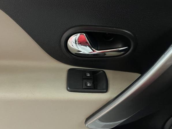 Renault Logan II с пробегом 2018 года, цена 1 075 000 рублей, 62893 км, седан, Автокод Объявления