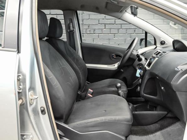 Toyota Yaris II Рестайлинг с пробегом 2010 года, цена 500 000 рублей, 220494 км, хэтчбек, Автокод Объявления