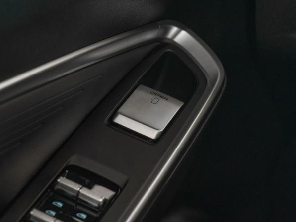Geely Atlas II с пробегом 2023 года, цена 2 129 000 рублей, 28000 км, внедорожник, Автокод Объявления