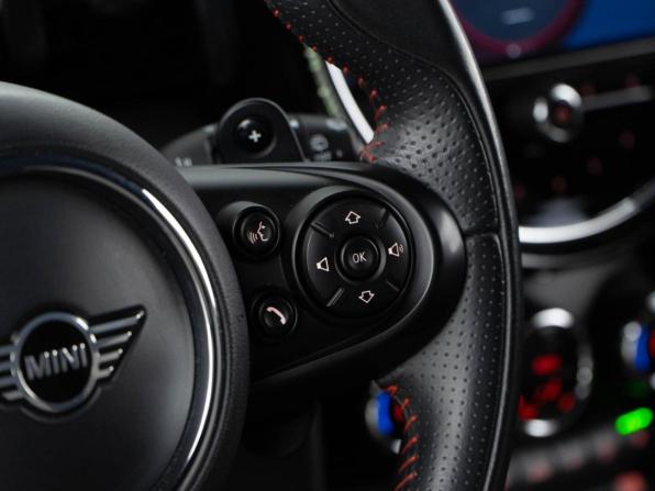 Mini Hatch III (F55/F56) Рестайлинг с пробегом 2020 года, цена 3 297 444 рубля, 74460 км, хэтчбек, Автокод Объявления