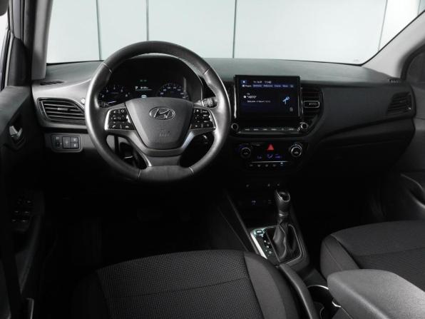 Hyundai Solaris II Рестайлинг с пробегом 2022 года, цена 1 865 000 рублей, 42067 км, седан, Автокод Объявления
