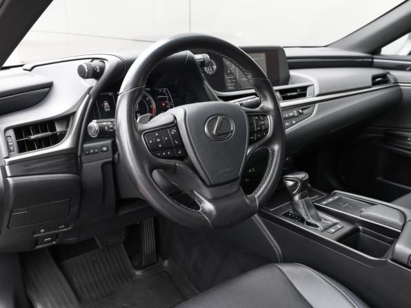 Lexus ES VII с пробегом 2018 года, цена 2 949 000 рублей, 144360 км, седан, Автокод Объявления