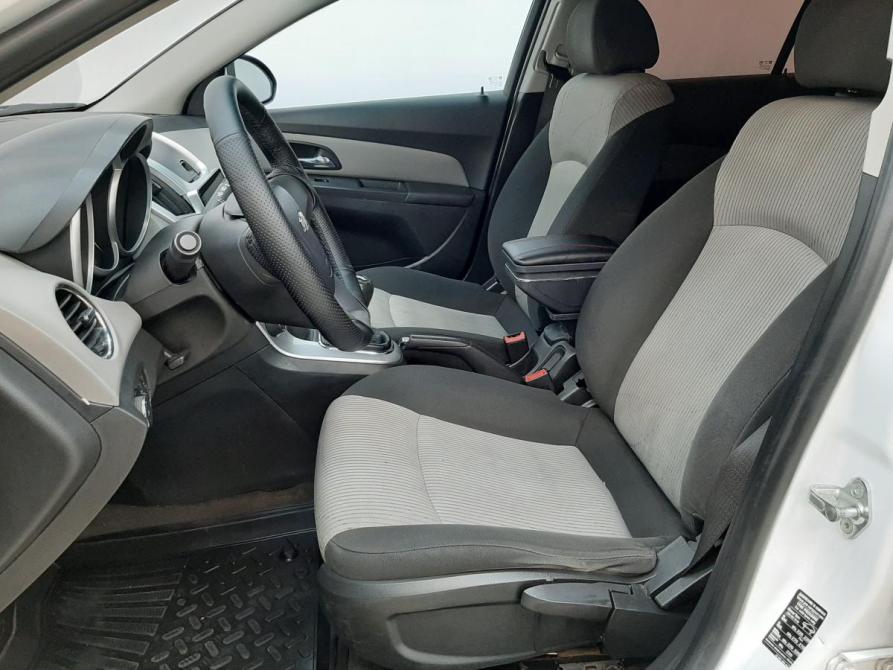 Chevrolet Cruze I Рестайлинг Москва  - изображение 10