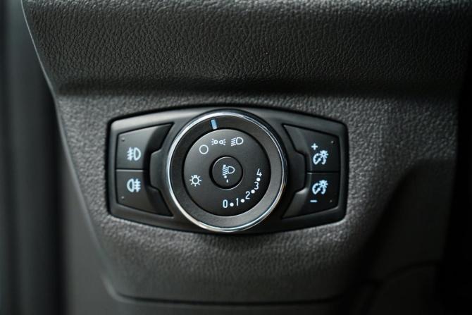 Ford Tourneo Courier I с пробегом 2017 года, цена 1 555 000 рублей, 144000 км, минивэн, Автокод Объявления