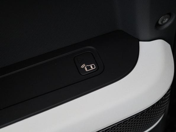 Land Rover Defender II с пробегом 2020 года, цена 4 990 000 рублей, 83111 км, внедорожник, Автокод Объявления
