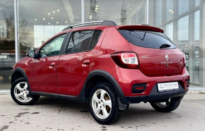 Renault Sandero II с пробегом 2016 года, цена 850 000 рублей, 152000 км, хэтчбек, Автокод Объявления