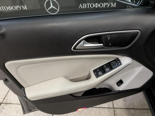 Mercedes-Benz GLA I (X156) Рестайлинг с пробегом 2018 года, цена 2 480 000 рублей, 114718 км, внедорожник, Автокод Объявления