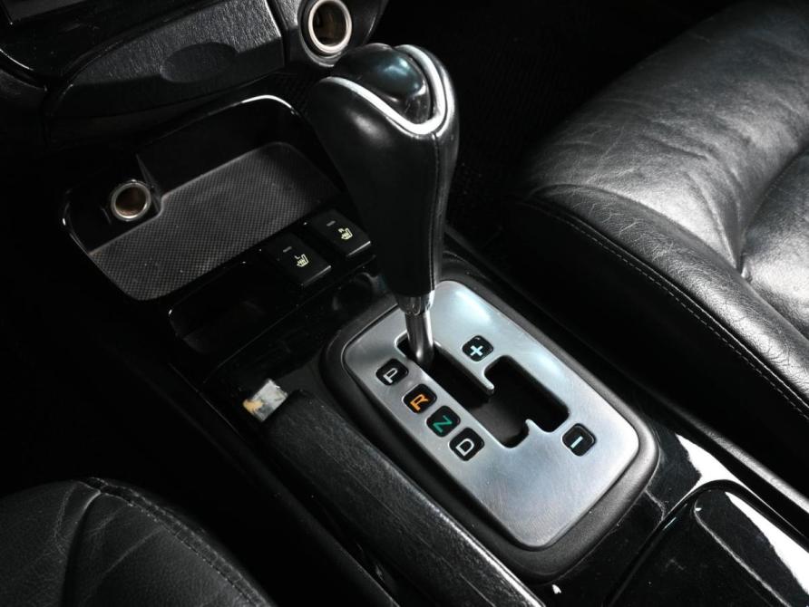 Hyundai Sonata IV (EF) Рестайлинг Ростов-на-Дону  - изображение 13