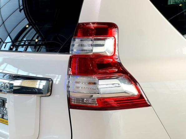 Toyota Land Cruiser Prado 150 Series Рестайлинг 1 с пробегом 2015 года, цена 3 680 000 рублей, 206000 км, внедорожник, Автокод Объявления