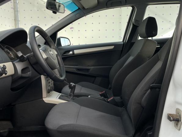 Opel Astra H Рестайлинг с пробегом 2008 года, цена 485 000 рублей, 175672 км, седан, Автокод Объявления