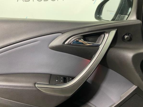 Opel Astra J Рестайлинг с пробегом 2014 года, цена 725 000 рублей, 232000 км, хэтчбек, Автокод Объявления
