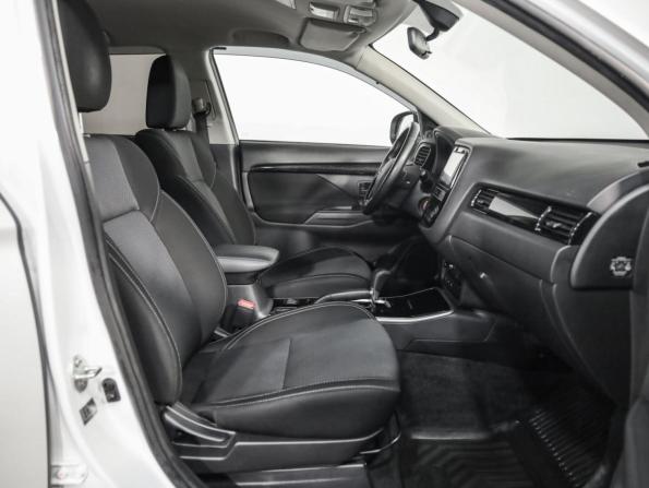 Mitsubishi Outlander III Рестайлинг 3 с пробегом 2019 года, цена 1 769 000 рублей, 136541 км, внедорожник, Автокод Объявления