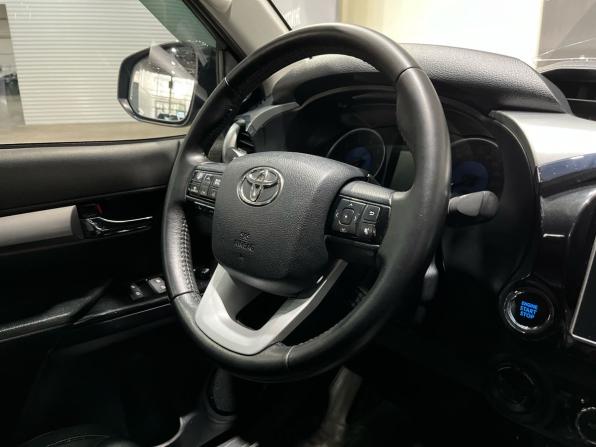 Toyota Hilux VIII с пробегом 2016 года, цена 2 980 000 рублей, 221754 км, offers.body_type.unknown, Автокод Объявления