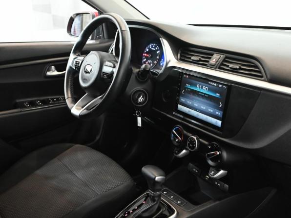 Kia Rio IV Рестайлинг с пробегом 2021 года, цена 1 990 000 рублей, 71001 км, хэтчбек, Автокод Объявления