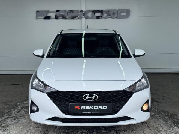 Hyundai Solaris II Рестайлинг с пробегом 2022 года, цена 1 699 000 рублей, 109620 км, седан, Автокод Объявления