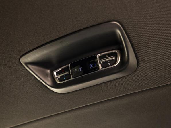 Mercedes-Benz V-Класс III (W447) Рестайлинг с пробегом 2019 года, цена 5 900 000 рублей, 68084 км, минивэн, Автокод Объявления
