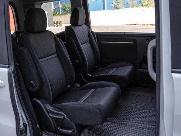 Honda Stepwgn V Рестайлинг с пробегом 2019 года, цена 2 395 000 рублей, 73018 км, минивэн, Автокод Объявления