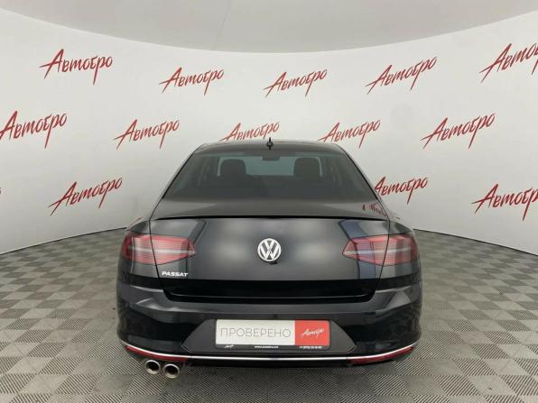 Volkswagen Passat B8 с пробегом 2018 года, цена 1 879 000 рублей, 177396 км, седан, Автокод Объявления