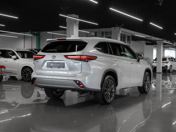 Toyota Highlander IV (XU70) с пробегом 2026 года, цена 5 400 000 рублей, 50 км, внедорожник, Автокод Объявления