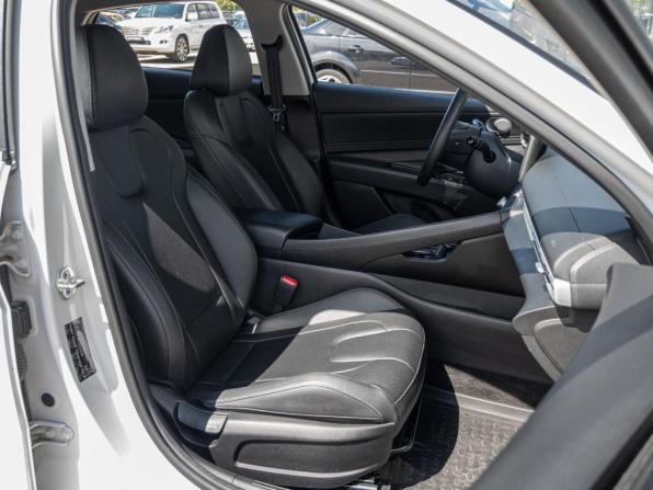 Hyundai Elantra VII (CN7) Рестайлинг с пробегом 2023 года, цена 2 270 000 рублей, 32214 км, седан, Автокод Объявления