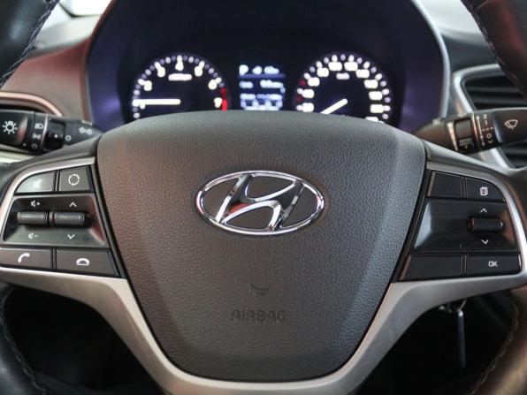 Hyundai Solaris II с пробегом 2018 года, цена 1 290 000 рублей, 94103 км, седан, Автокод Объявления