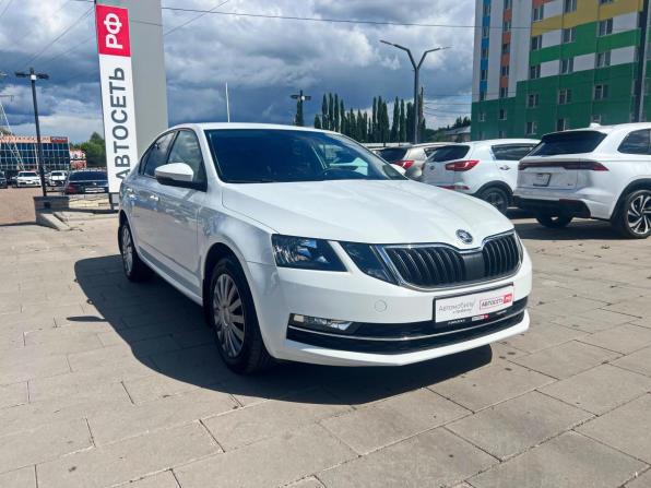 Skoda Octavia III (A7) Рестайлинг с пробегом 2017 года, цена 1 768 000 рублей, 139950 км, лифтбек, Автокод Объявления