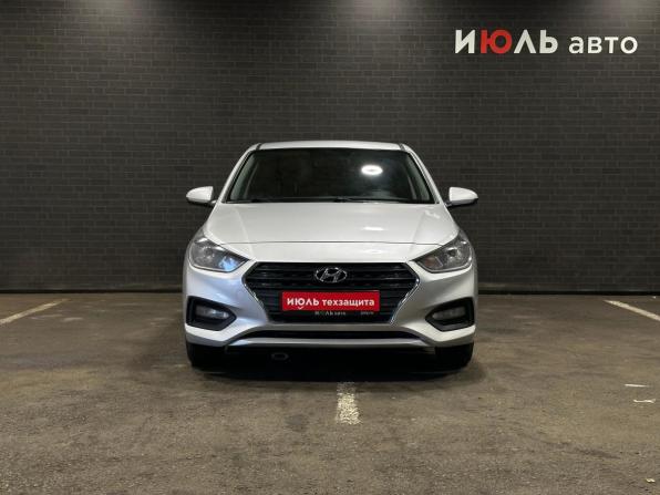 Hyundai Solaris II с пробегом 2017 года, цена 999 000 рублей, 209163 км, седан, Автокод Объявления