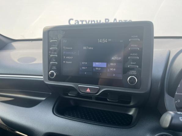 Toyota Yaris IV с пробегом 2021 года, цена 1 200 000 рублей, 85000 км, хэтчбек, Автокод Объявления