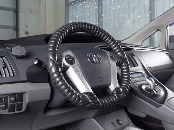 Toyota Prius III (XW30) с пробегом 2009 года, цена 1 114 995 рублей, 284190 км, лифтбек, Автокод Объявления