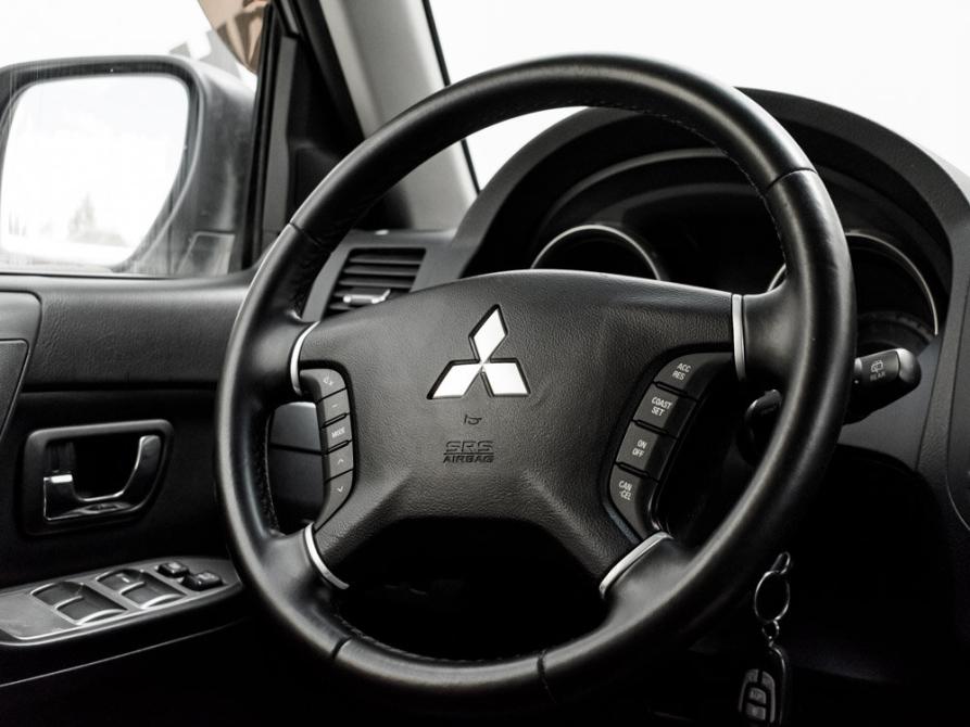 Mitsubishi Pajero IV Рестайлинг 1 Екатеринбург  - изображение 15