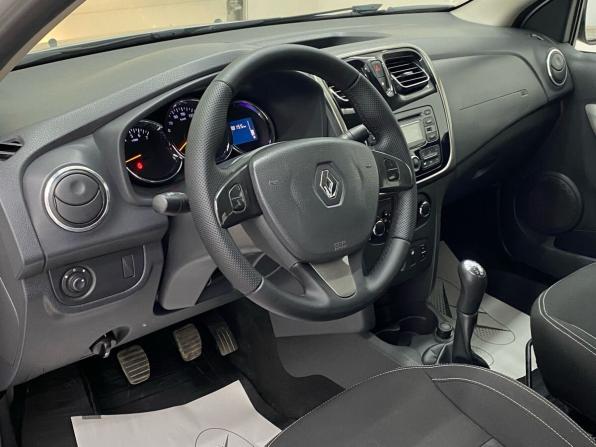 Renault Logan II с пробегом 2015 года, цена 750 000 рублей, 88155 км, седан, Автокод Объявления