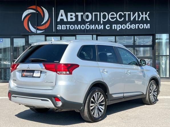 Mitsubishi Outlander III Рестайлинг 3 с пробегом 2019 года, цена 2 499 000 рублей, 120720 км, внедорожник, Автокод Объявления