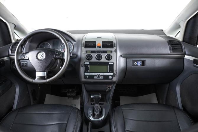 Volkswagen Touran I Рестайлинг с пробегом 2008 года, цена 799 000 рублей, 528635 км, компактвэн, Автокод Объявления