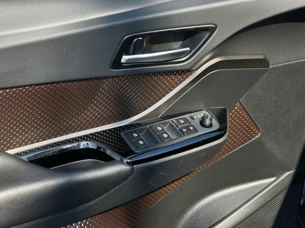 Toyota C-HR I с пробегом 2019 года, цена 2 420 000 рублей, 48402 км, внедорожник, Автокод Объявления