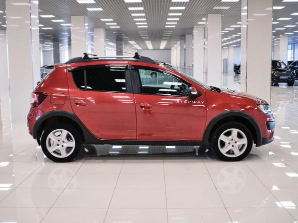 Renault Sandero II с пробегом 2015 года, цена 974 000 рублей, 68292 км, хэтчбек, Автокод Объявления