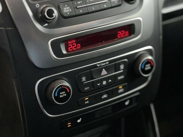 Kia Sorento II Рестайлинг с пробегом 2017 года, цена 1 795 000 рублей, 199245 км, внедорожник, Автокод Объявления