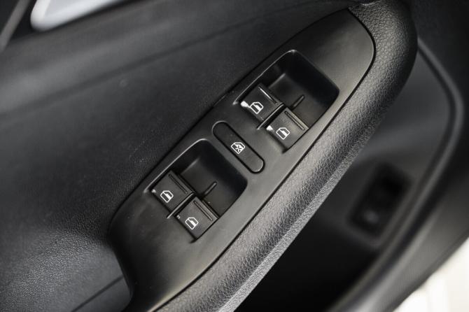 Volkswagen Jetta VI Рестайлинг с пробегом 2014 года, цена 1 300 000 рублей, 132000 км, седан, Автокод Объявления