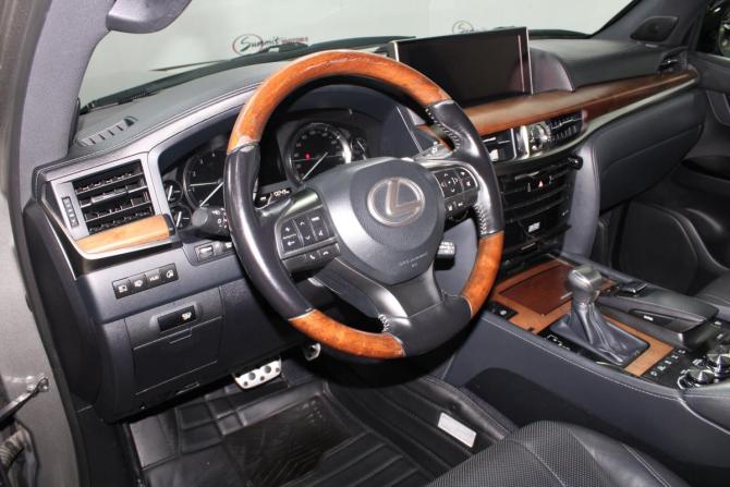 Lexus LX III Рестайлинг 2 с пробегом 2018 года, цена 8 700 000 рублей, 110050 км, внедорожник, Автокод Объявления