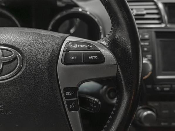 Toyota Highlander II (XU40) Рестайлинг с пробегом 2013 года, цена 1 220 000 рублей, 304662 км, внедорожник, Автокод Объявления