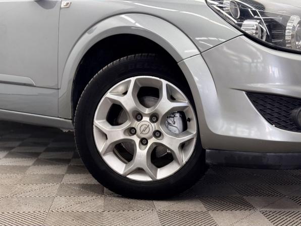 Opel Astra H Рестайлинг с пробегом 2012 года, цена 695 000 рублей, 140094 км, седан, Автокод Объявления