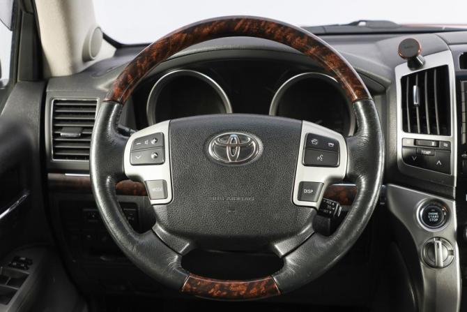 Toyota Land Cruiser 200 Series Рестайлинг 1 с пробегом 2013 года, цена 3 749 000 рублей, 116939 км, внедорожник, Автокод Объявления