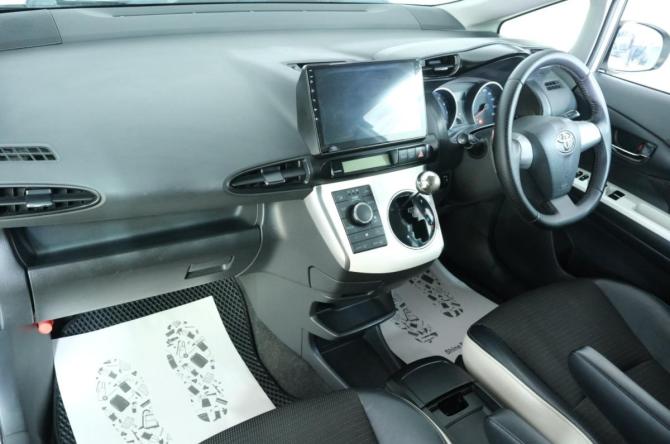 Toyota Wish II Рестайлинг с пробегом 2014 года, цена 1 689 000 рублей, 150000 км, минивэн, Автокод Объявления