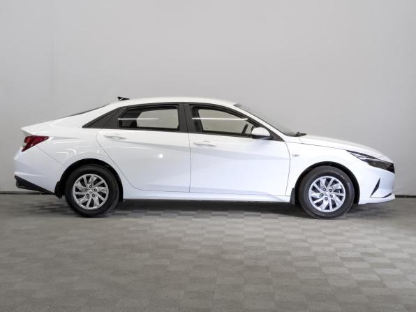 Hyundai Elantra VII (CN7) с пробегом 2022 года, цена 1 990 000 рублей, 58162 км, седан, Автокод Объявления